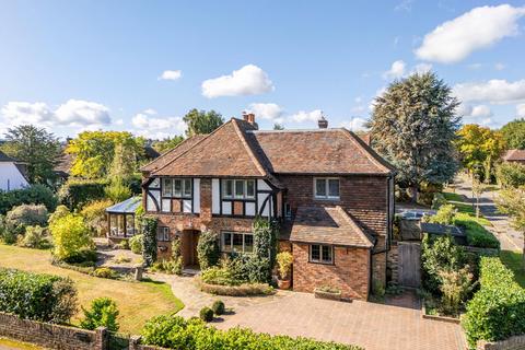4 bedroom detached house for sale, Wheeler Avenue, Oxted RH8