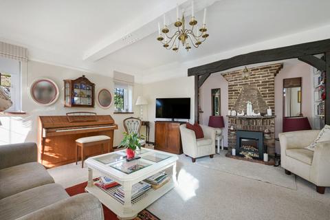 4 bedroom detached house for sale, Wheeler Avenue, Oxted RH8
