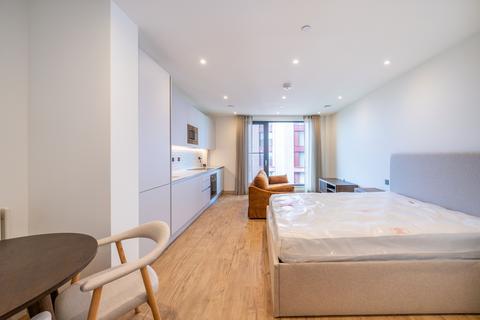 Studio to rent, The Eades, 11 Selborne Road London E17