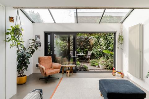 3 bedroom terraced house for sale, Claylands Road, London SW8