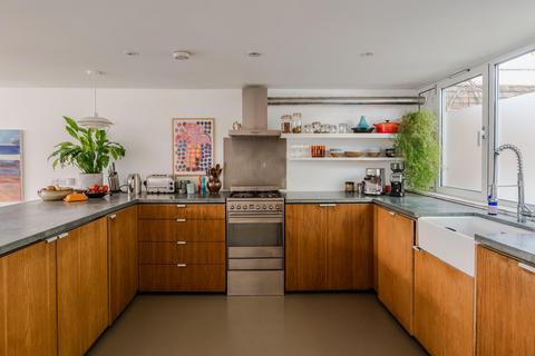 3 bedroom terraced house for sale, Claylands Road, London SW8