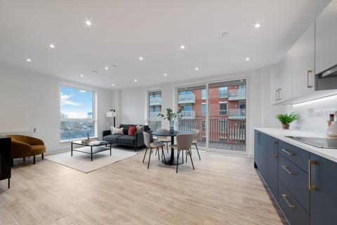 3 bedroom flat to rent, 39, 1 Dukes Road E17
