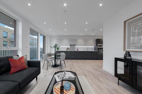 3 bedroom flat to rent, 39, 1 Dukes Road E17