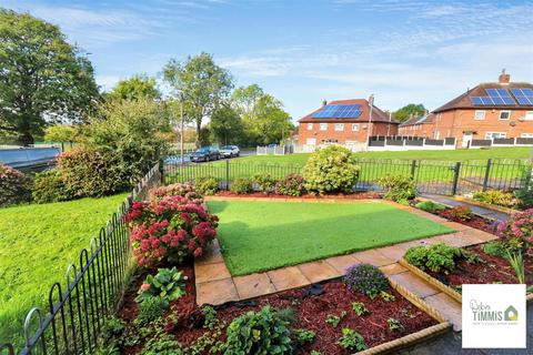 3 bedroom semi-detached house for sale, Tenbury Green, Bentilee, Stoke-On-Trent