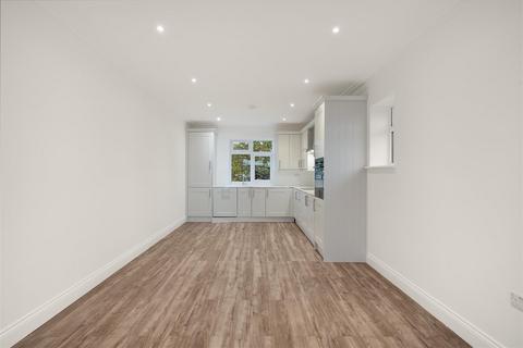 3 bedroom detached house to rent, Shelley Gardens, North Wembley