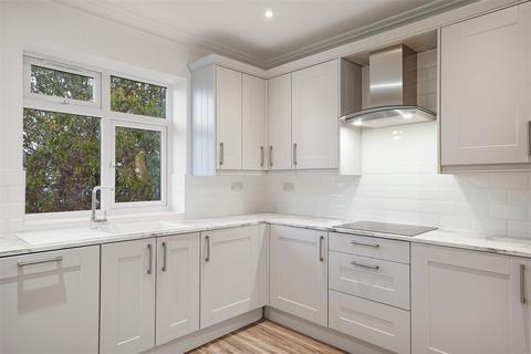 3 bedroom detached house to rent, Shelley Gardens, North Wembley