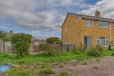 3 bedroom semi-detached house for sale, Larchfield Close, Malvern