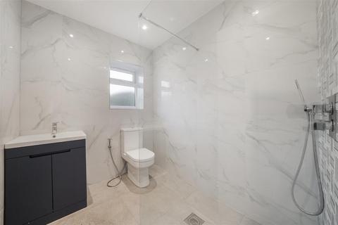 2 bedroom detached house to rent, Shelley Gardens, North Wembley
