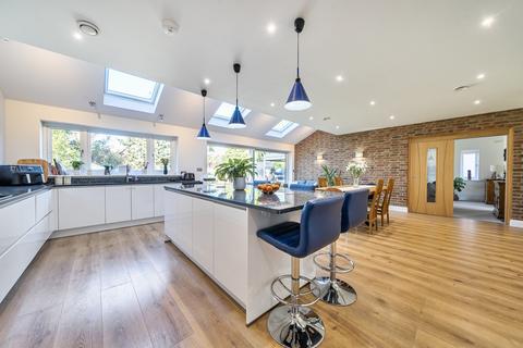 4 bedroom detached house for sale, Lovibonds Avenue, Orpington