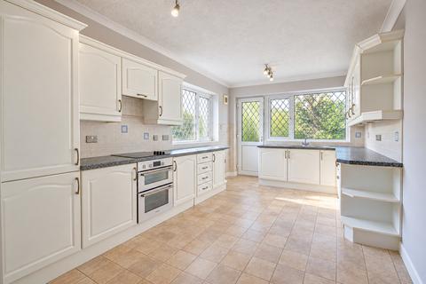 2 bedroom detached bungalow for sale, SHOLING! NO FORWARD CHAIN! EXTENDED! PRIVATE GARDEN! FRESHLY DECORATED!