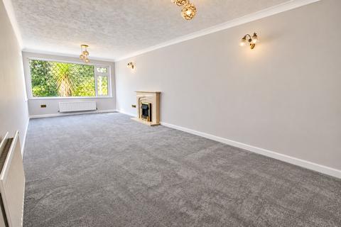 2 bedroom detached bungalow for sale, SHOLING! NO FORWARD CHAIN! EXTENDED! PRIVATE GARDEN! FRESHLY DECORATED!
