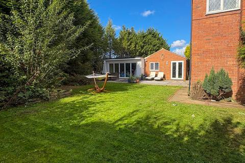 4 bedroom detached house for sale, Mapperley Plains, Nottingham