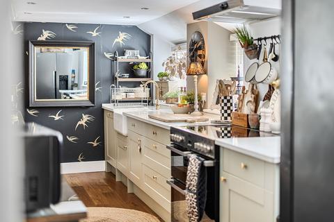 5 bedroom detached house for sale, Tithepit Shaw Lane, Warlingham CR6