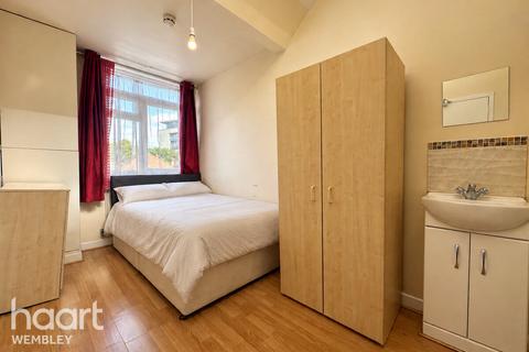 1 bedroom in a house share to rent, Chalkhill Road, London