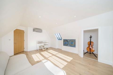 undefined, Bridge Road, East Molesey KT8