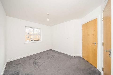 2 bedroom flat for sale, International Way, Sunbury-On-Thames TW16