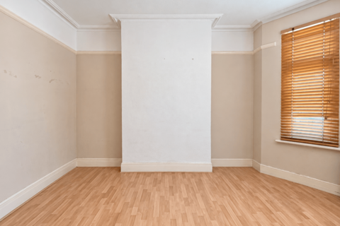 3 bedroom terraced house to rent, Barham Close, Wembley, HA0