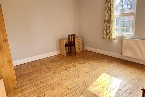 4 bedroom property to rent, Kirkstall Avenue, LEEDS, LS5