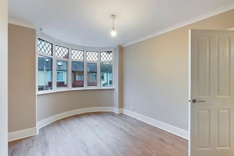 3 bedroom terraced house to rent, Stride Avenue, Portsmouth, PO3