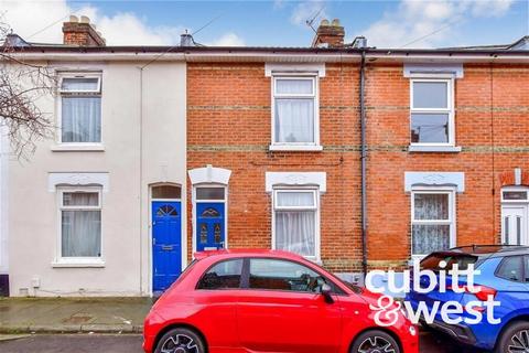 3 bedroom terraced house to rent, Eton Road Southsea PO5