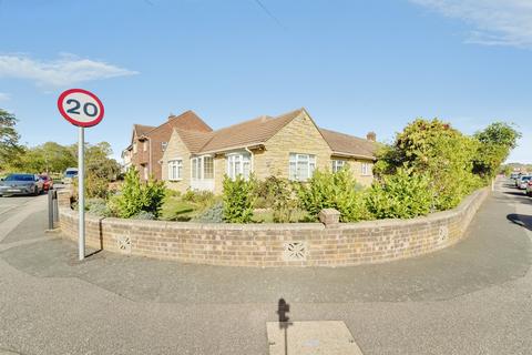 3 bedroom detached bungalow for sale, The Furlong, Bedford