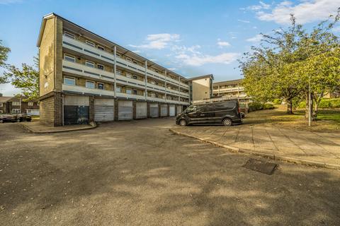 1 bedroom apartment for sale, South Lynn Crescent, Bracknell