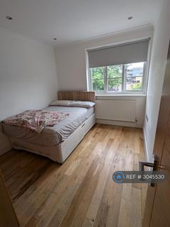 1 bedroom in a flat share to rent, Bounds Green, Bounds Green, N11