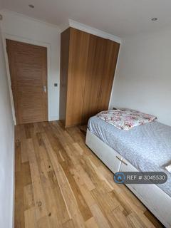 1 bedroom in a flat share to rent, Bounds Green, Bounds Green, N11