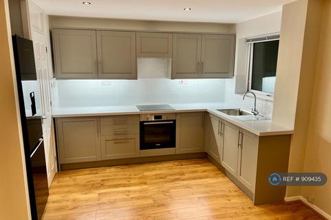 1 bedroom flat to rent, Makepeace Road, Northolt, UB5