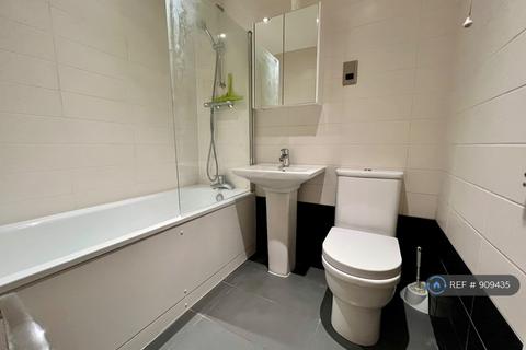 1 bedroom flat to rent, Makepeace Road, Northolt, UB5
