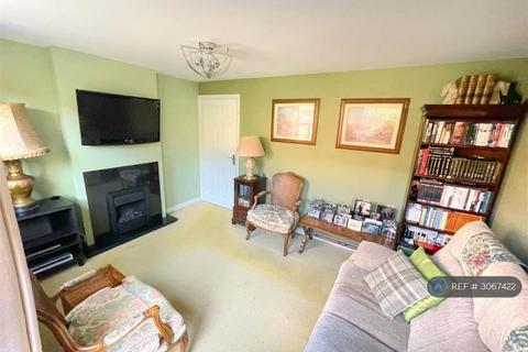 3 bedroom semi-detached house to rent, Shobnall Street, Burton-On-Trent, DE14