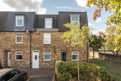 3 bedroom end of terrace house for sale, Kenchester Close, London SW8