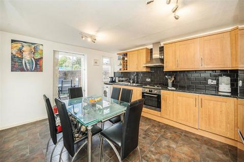 3 bedroom end of terrace house for sale, Kenchester Close, London SW8