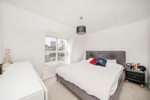 3 bedroom end of terrace house for sale, Kenchester Close, London SW8