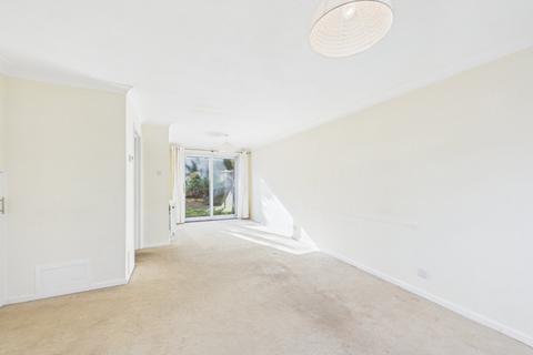 3 bedroom terraced house to rent, Maple Close, Maidenhead, Berkshire, SL6