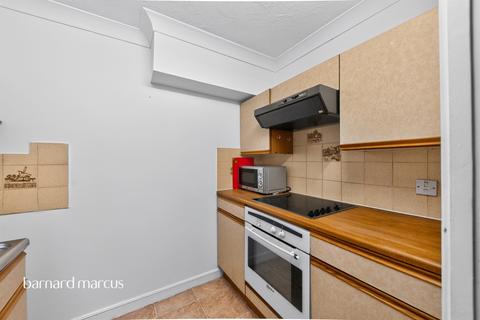 1 bedroom retirement property for sale, Friern Park, London