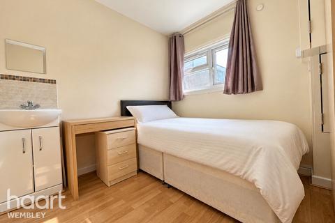 1 bedroom in a house share to rent, Chalkhill Road, London
