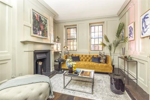 4 bedroom terraced house to rent, D'arblay Street, London, W1F