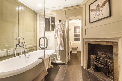 4 bedroom terraced house to rent, D'arblay Street, London, W1F