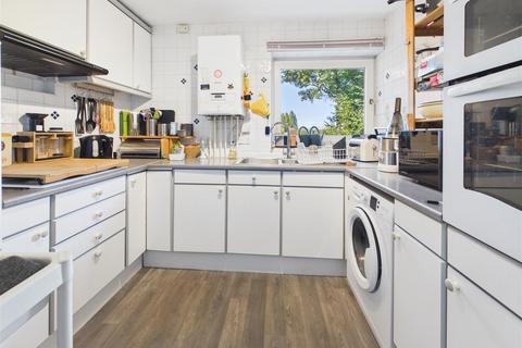 2 bedroom flat for sale, Mount Felix, Walton-On-Thames