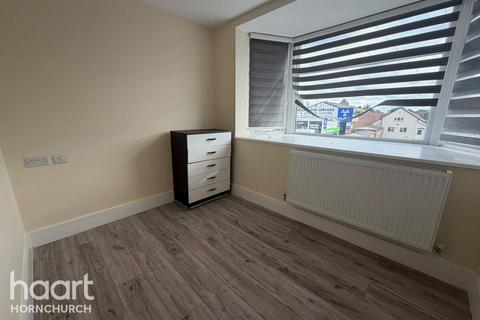 2 bedroom apartment to rent, Hornchurch Road, HORNCHURCH
