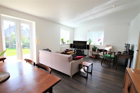 3 bedroom end of terrace house to rent, a Greenwood Drive, London