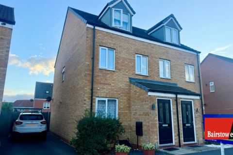 3 bedroom semi-detached house to rent, Bellona Drive, Peterborough, PE2