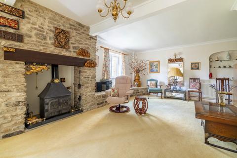 undefined, Large family home - heart of Pilton