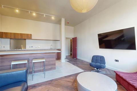 4 bedroom flat to rent, 6 Wards End, Loughborough LE11