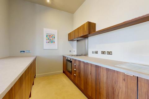 4 bedroom flat to rent, 6 Wards End, Loughborough LE11