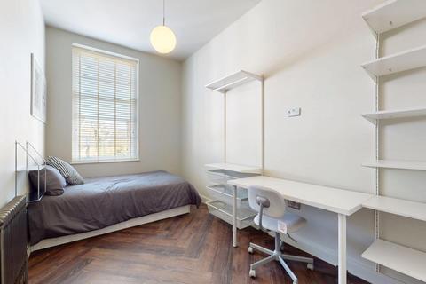 4 bedroom flat to rent, 6 Wards End, Loughborough LE11