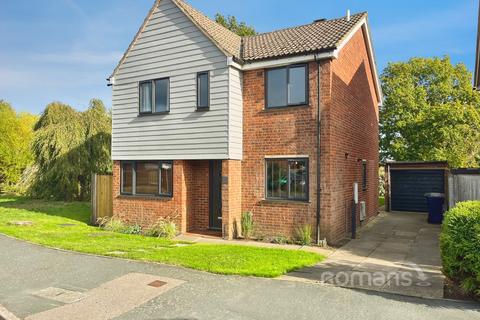 3 bedroom detached house for sale, Badshot Park, Badshot Lea, Farnham