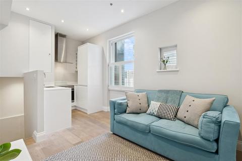 1 bedroom flat to rent, Electric Avenue, London