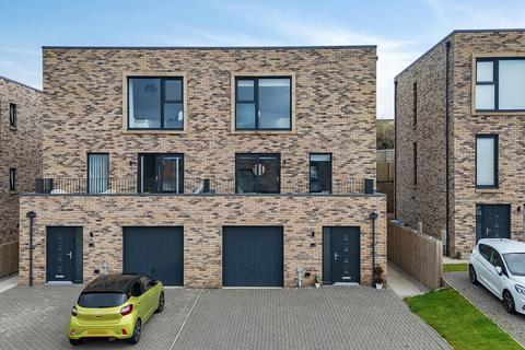 4 bedroom townhouse for sale, Allerton Terrace, Glasgow G75